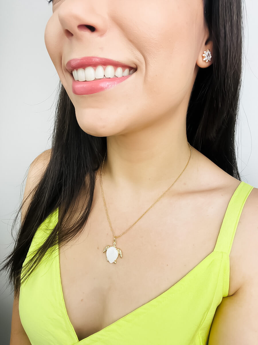 Colar Tartaruga Madre Perola Banho Ouro 18K/ Ródio Branco (cópia)