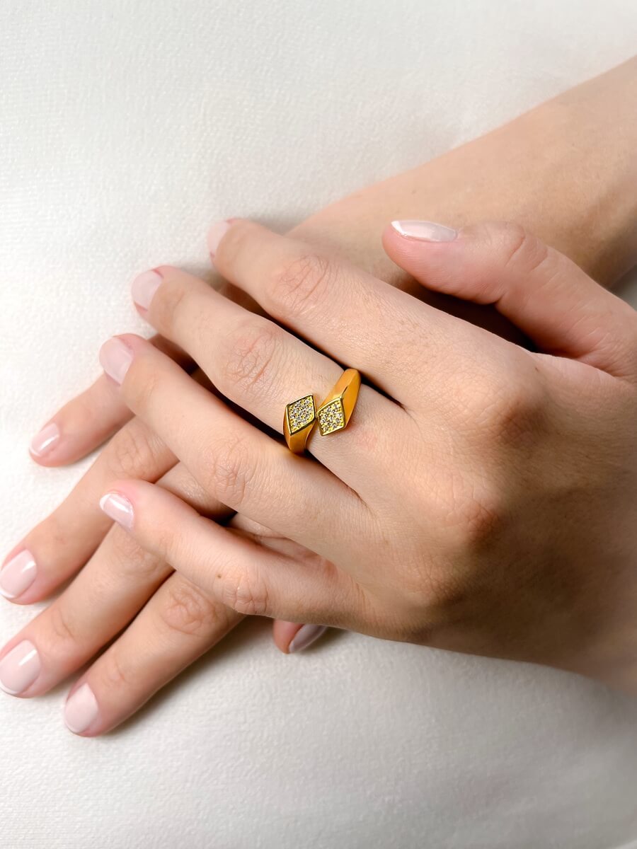 Anel Regulável Cravejado Zircônia Banho 18K/ Ródio Branco